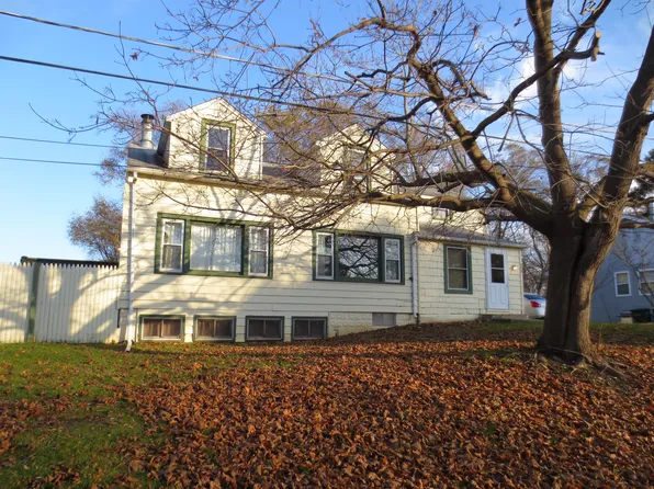 4420 E Wonder Lake Dr, Wonder Lake, IL 60097