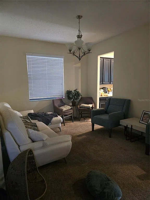 4 bed, 2.5 bath, 2347 sqft, $2,700 — Photo 2