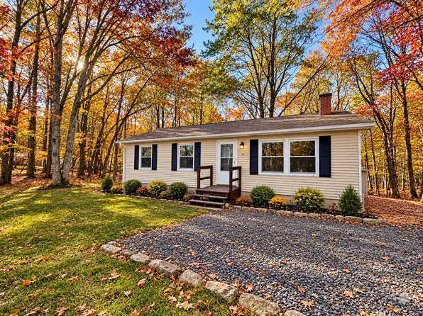 101 Mohawk Trl, Albrightsville, PA 18210