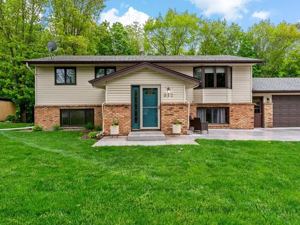 312 Circle Ln SE, Saint Michael, MN 55376
