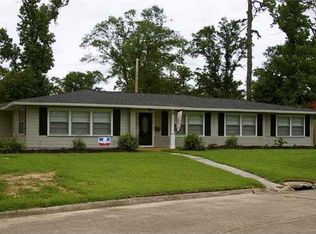 678 Sue Ln, Beaumont, TX 77706
