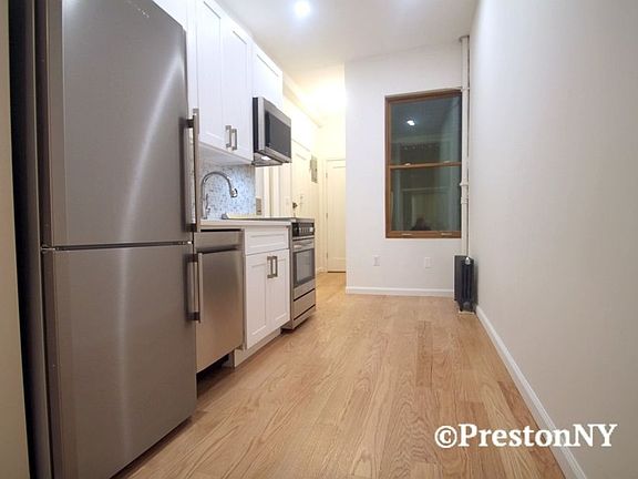 2nd image of 134 W 15th St APT 3FW