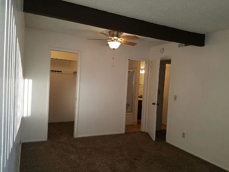 1078 Franklin Ave — Photo 52