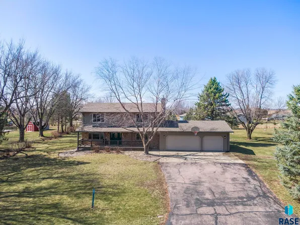 47791 Julie Dr, Sioux Falls, SD 57108