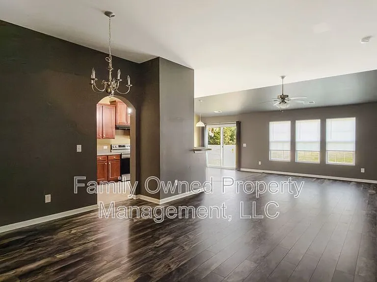 266 Mayfield Dr — Photo 7