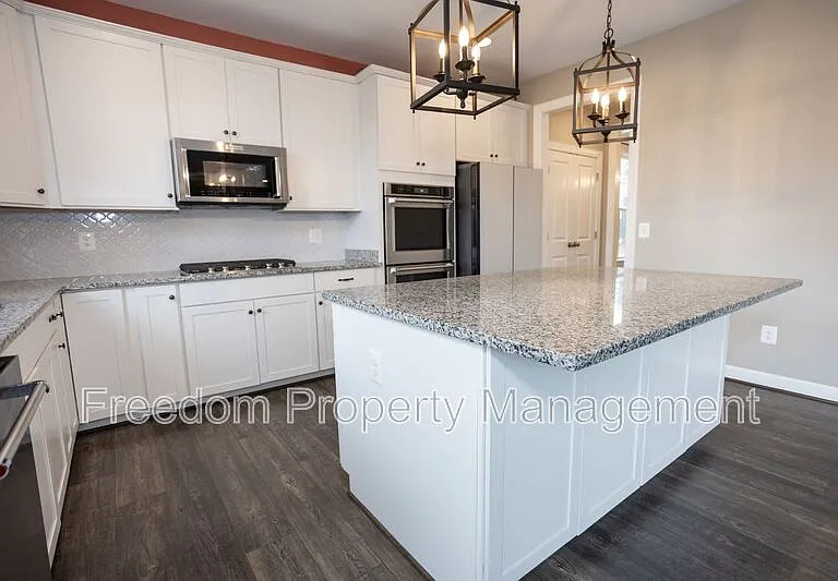 2425 Morgans Point Dr — Photo 27