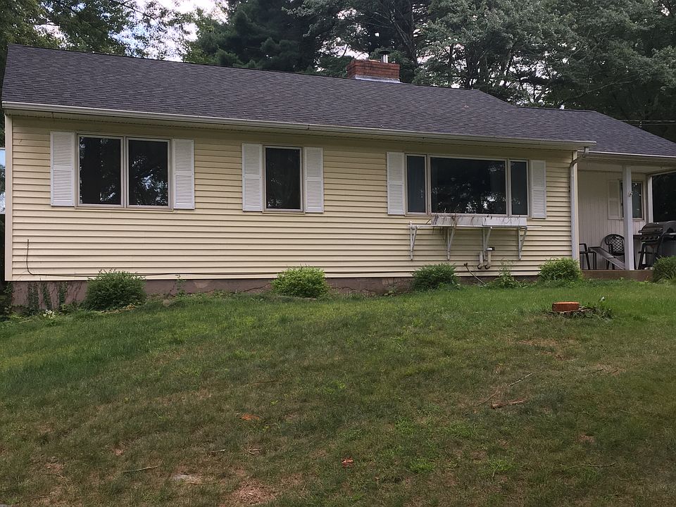 2nd image of 545 Old Post Rd