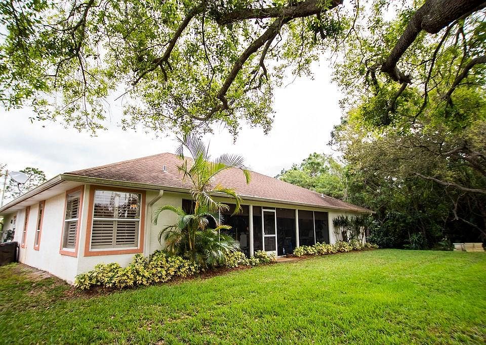 2nd image of 2340 SW Cameo Blvd
