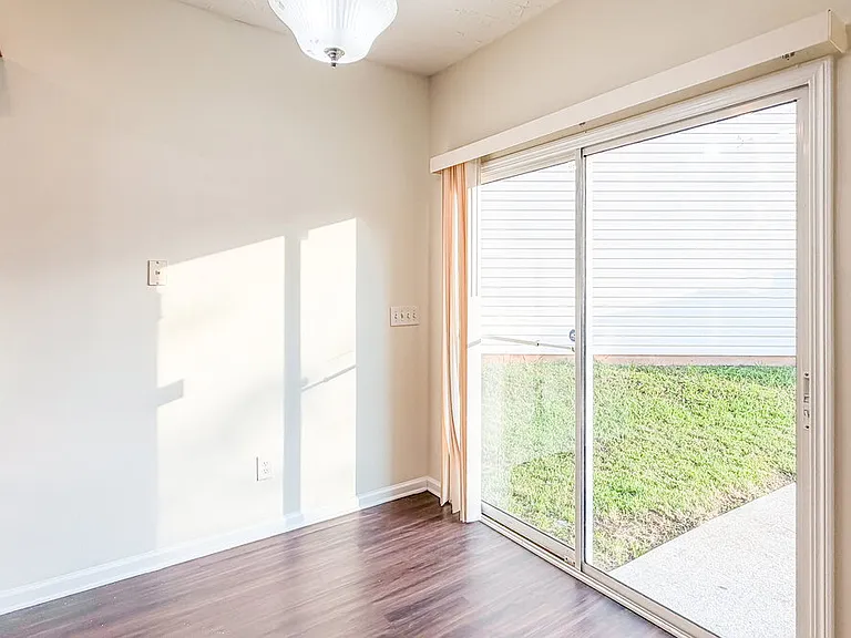 815 Forsythia Way — Photo 8