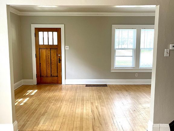 4th image of 1033 S Clay St #1035