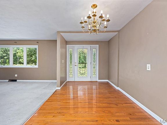 4th image of 4022 Landmark Rd