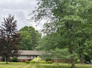 35155 Dixon Rd, Willoughby Hills, OH 44094