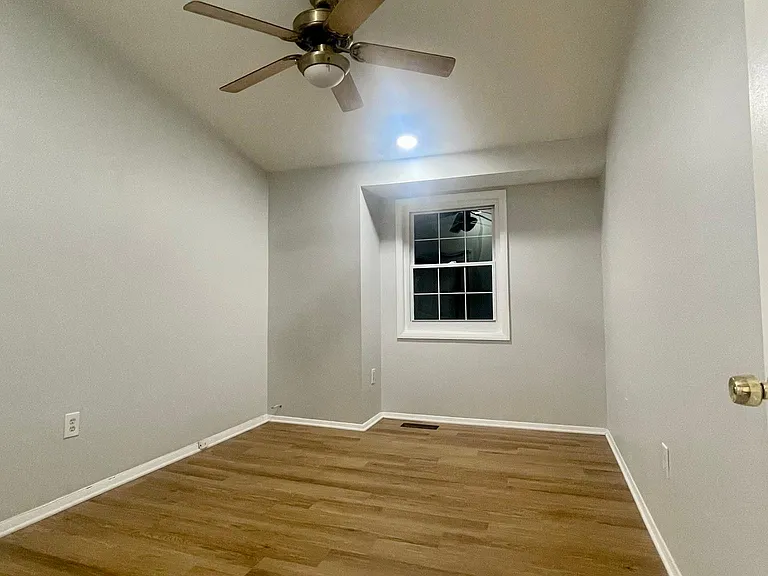 5455 Hildebrand Ct — Photo 12