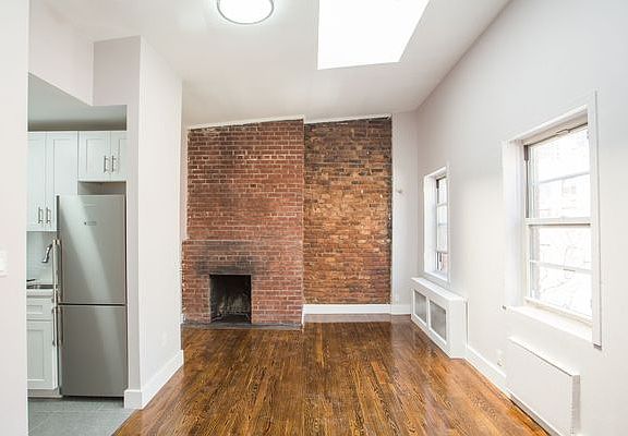 3rd image of 310 W 22nd St APT 4A