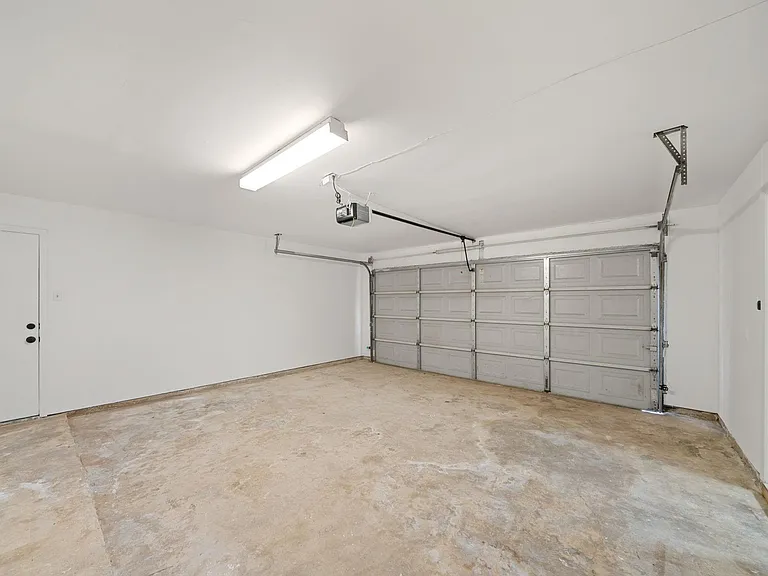 15034 Rose Valley Dr — Photo 32