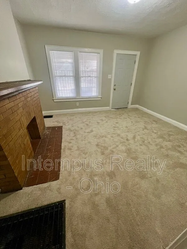 2 bed, 1.0 bath, 985 sqft, $1,107 — Photo 4
