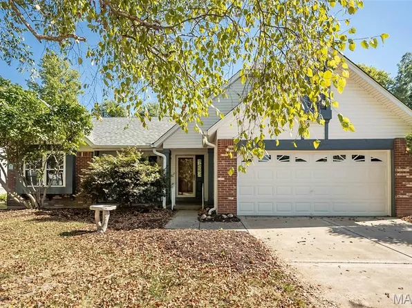114 Greenstone Dr, Saint Charles, MO 63303