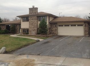 530 N Lawler Ave, Addison, IL 60101