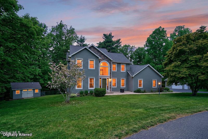 3rd image of 11 Pineview Lane