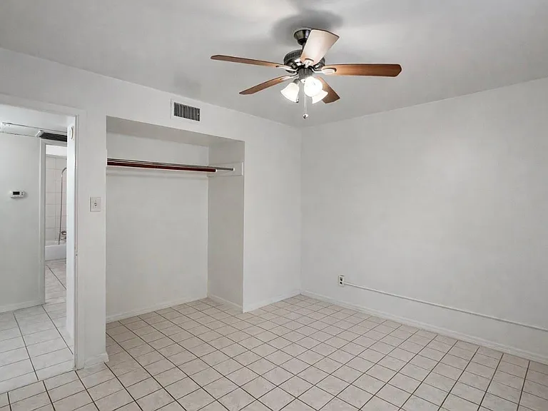 8200 Broadway St #309N — Photo 16