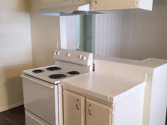 4th image of 1735 Coronado Ave #1