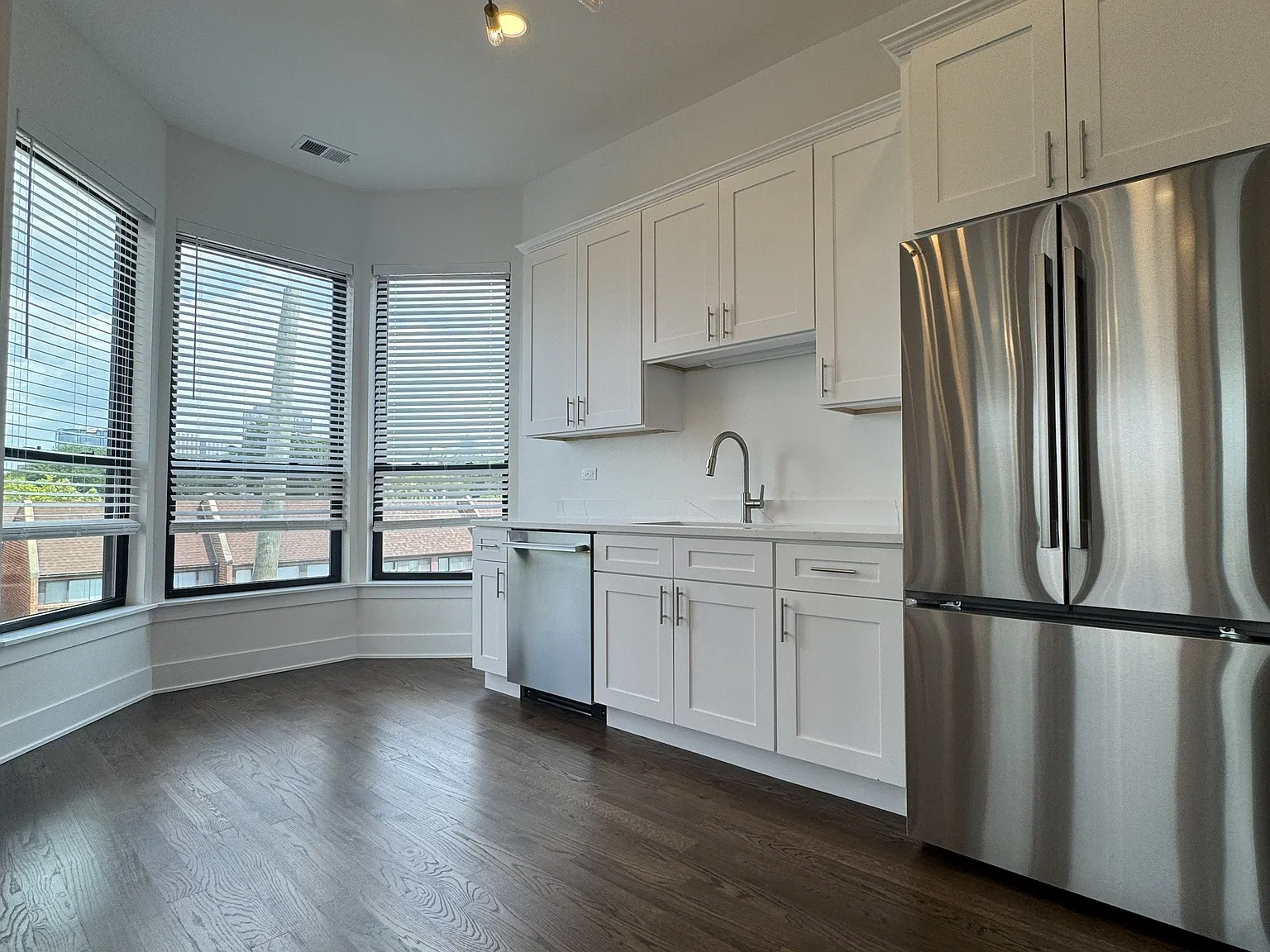 1158-60 W Taylor St / 917 S Racine Ave — Photo 4