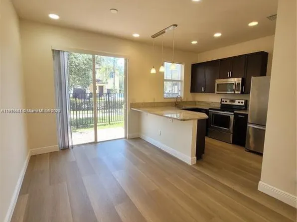 6959 Long Pine Cir, Pompano Beach, FL 33073