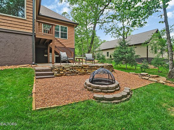 5th image of 104 Abbey Pl