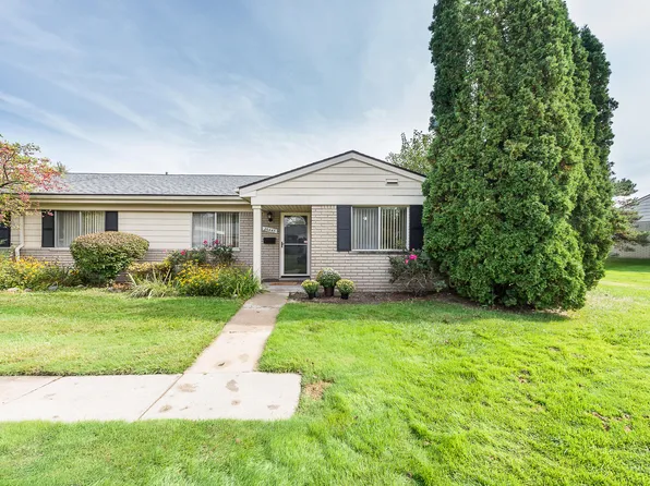 26445 Franklin Pointe Dr, Southfield, MI 48034