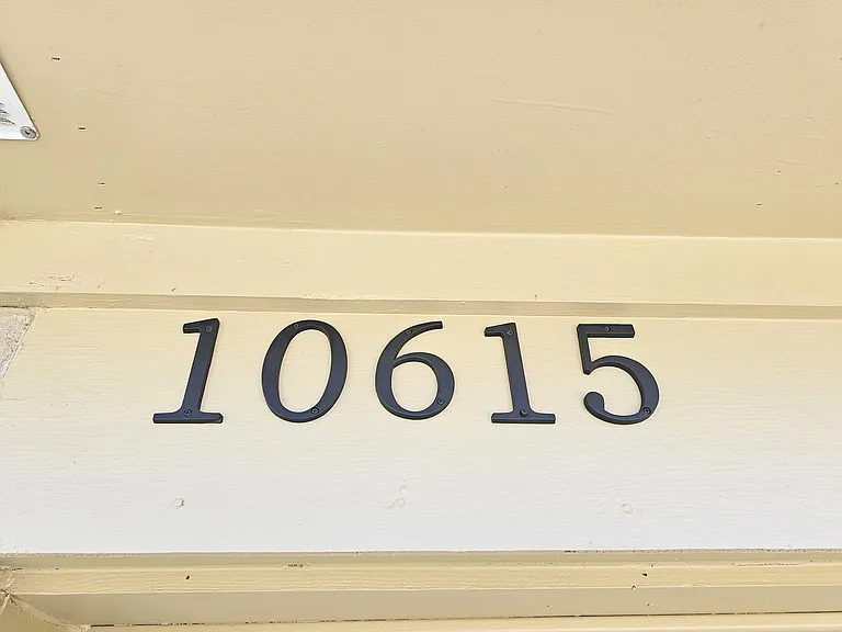 10615 Heatherford Dr — Photo 2