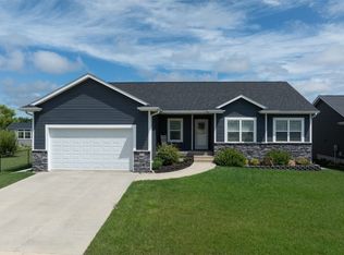 2039 Red Rock Dr SW, Cedar Rapids, IA 52404