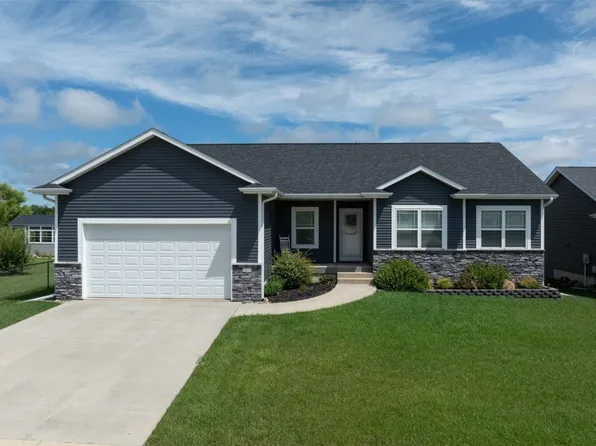 2039 Red Rock Dr SW, Cedar Rapids, IA 52404