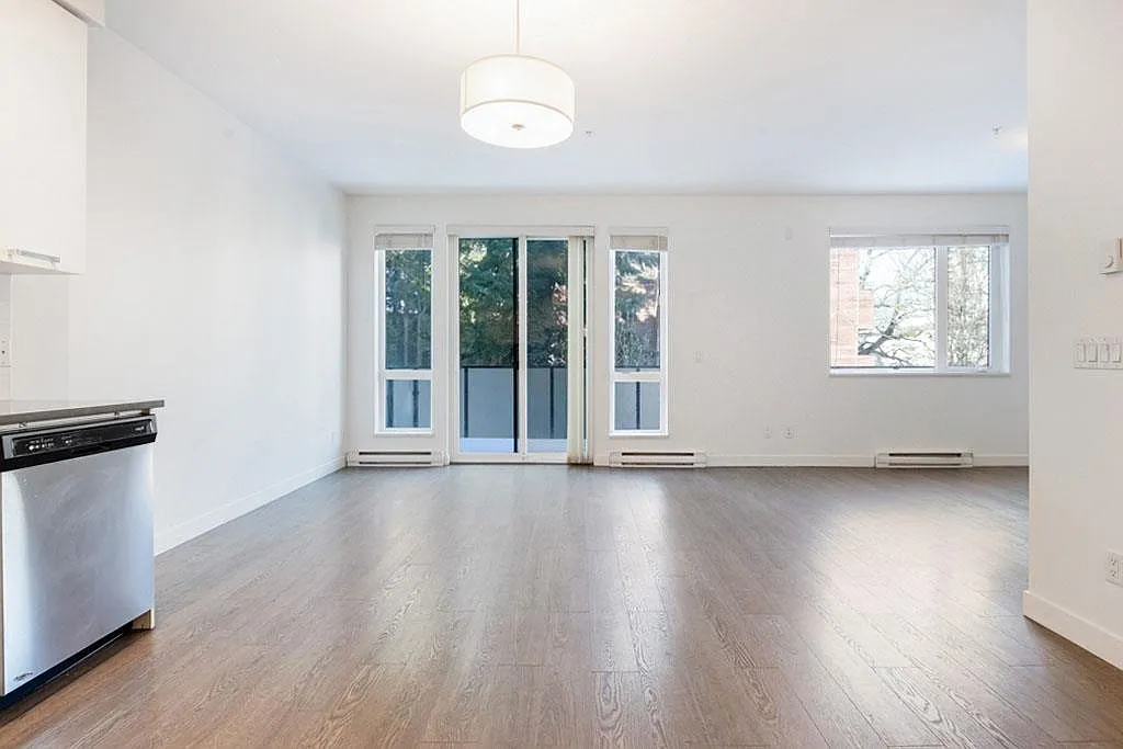 Studio, 578 sqft, $1,990 — Photo 4