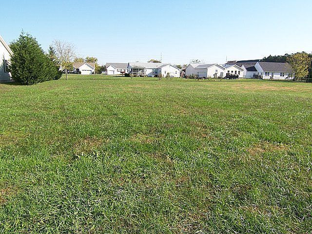 2nd image of 16 Tulane Dr