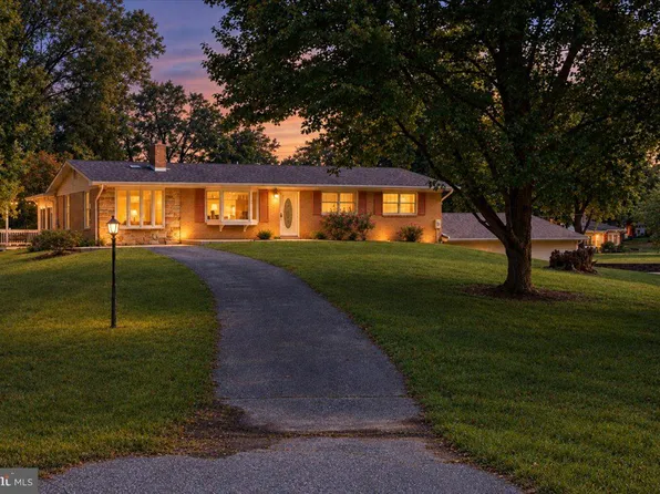5611 Park Dr, Bowie, MD 20715