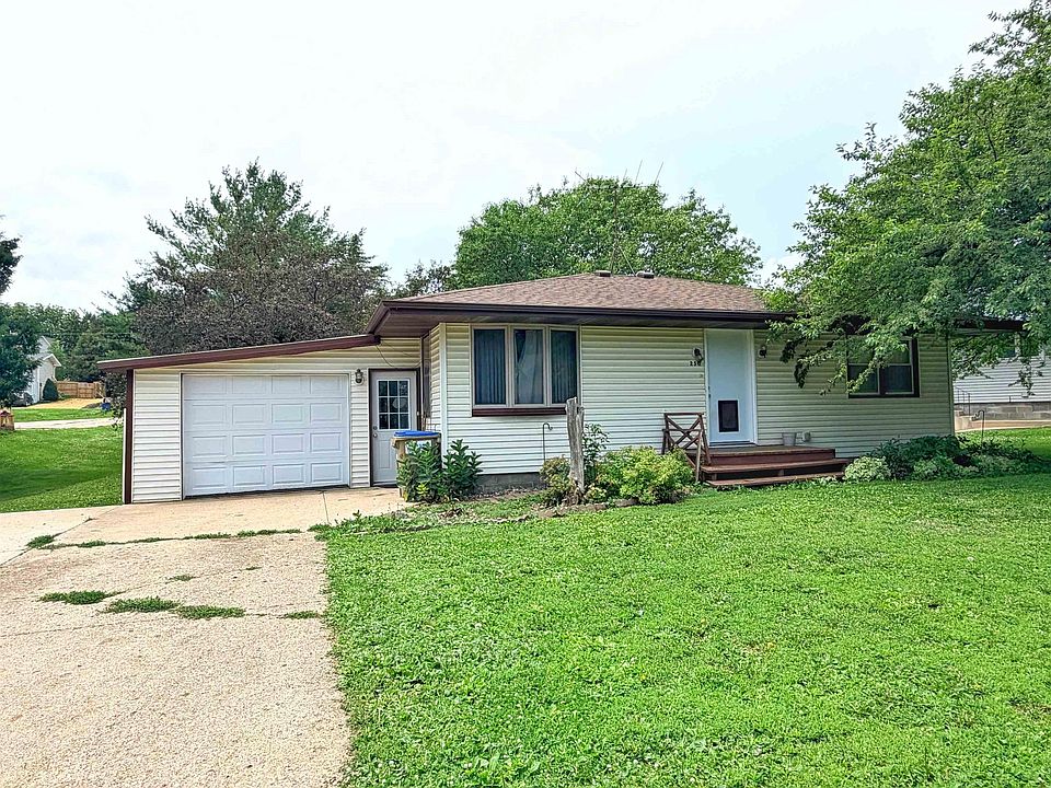 1st image of 250 Oak Dr