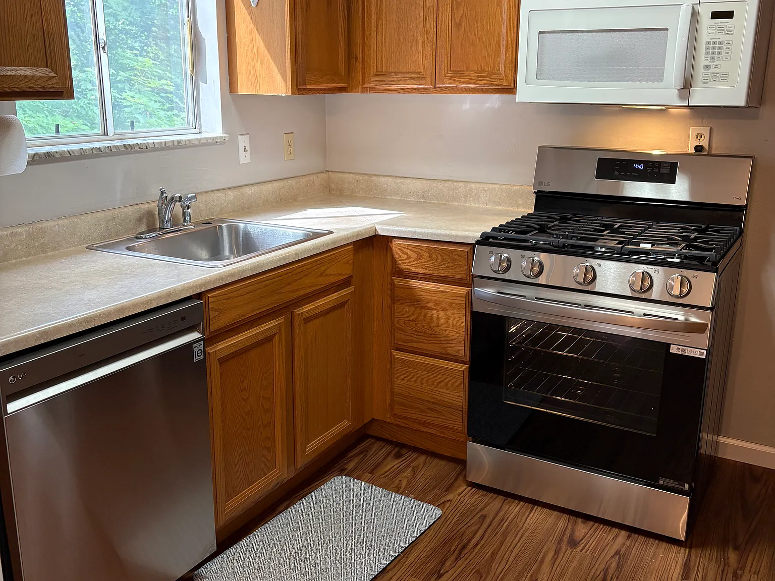 4285 Sample Ct — Photo 3
