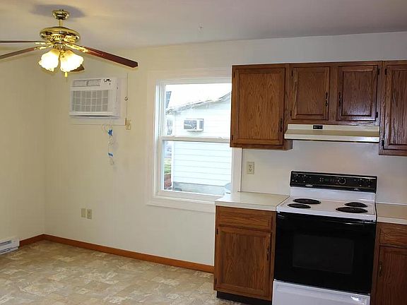 4th image of 1168 Corbett St