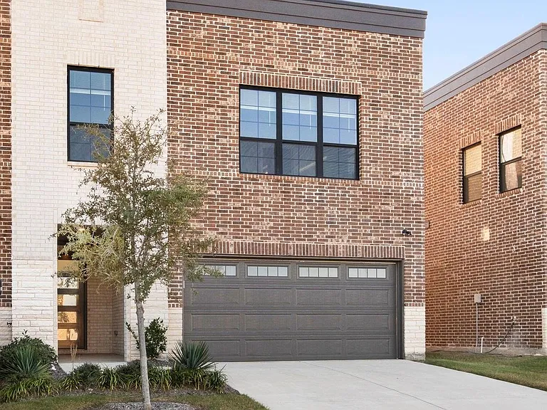 2041 Layla Dr — Photo 1