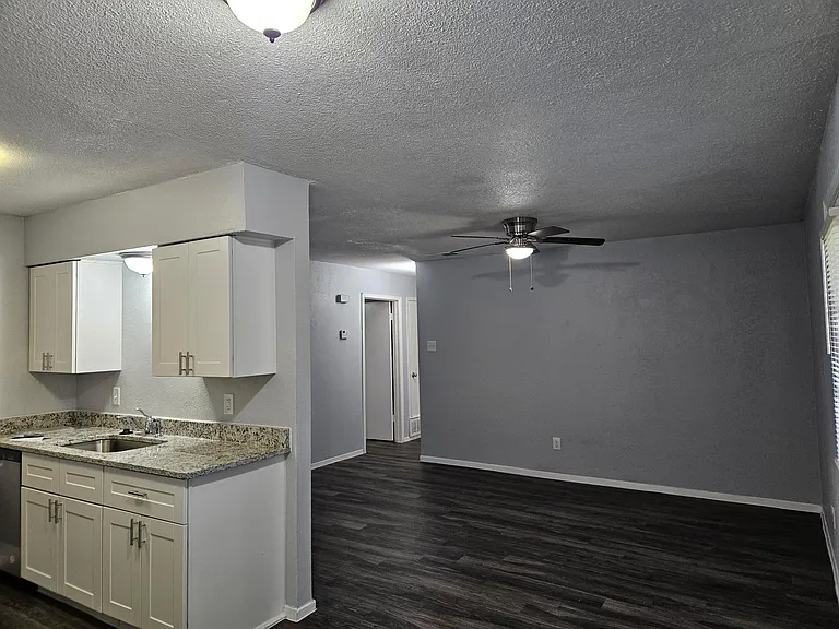 15139 Marsha Dr — Photo 6