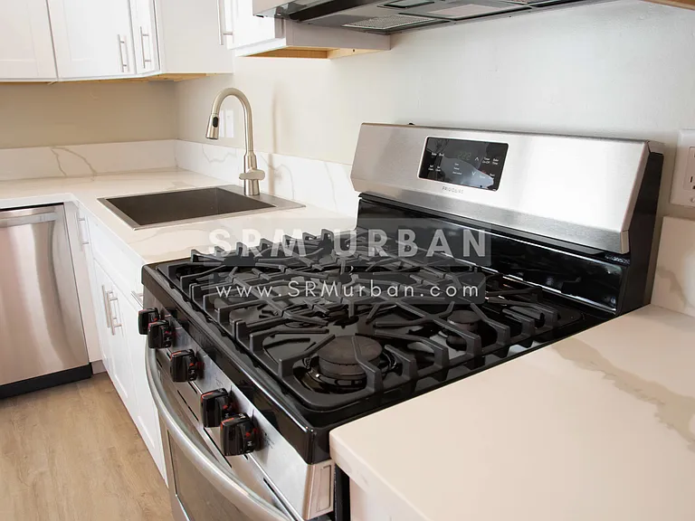 438 W Date St #1 — Photo 4