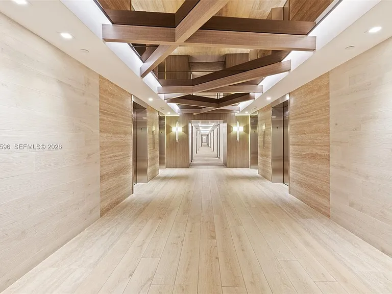 2301 Collins Ave #504 — Photo 20