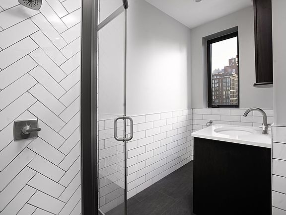 4th image of 4016 Crescent St APT 44