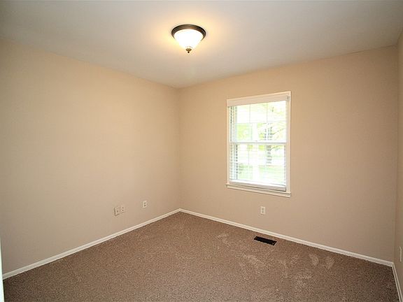 5th image of 2902 Regents Park Ln
