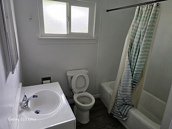 2nd image of 685 W Olive Ave #1