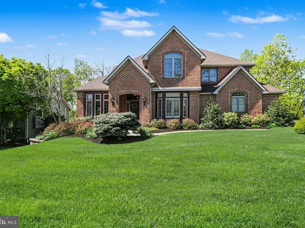 39 Sunfire Ave, Camp Hill, PA 17011