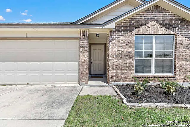 Building Photo - 117 Linden Ln