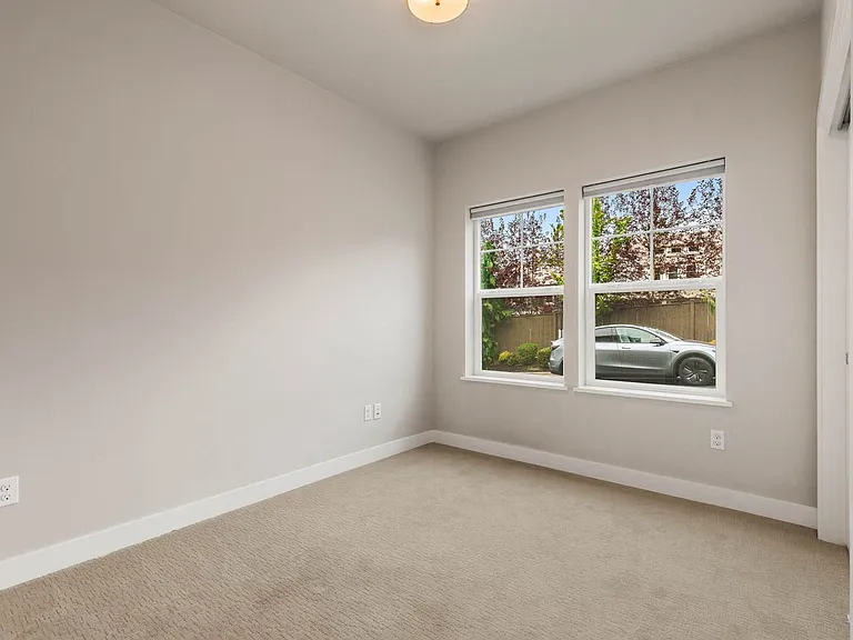 22729 SE 14th Ct #13 — Photo 11