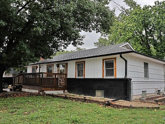 2nd image of 1203 Dover Dr