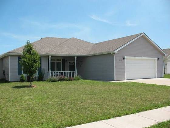 1st image of 1039 Republic Cir